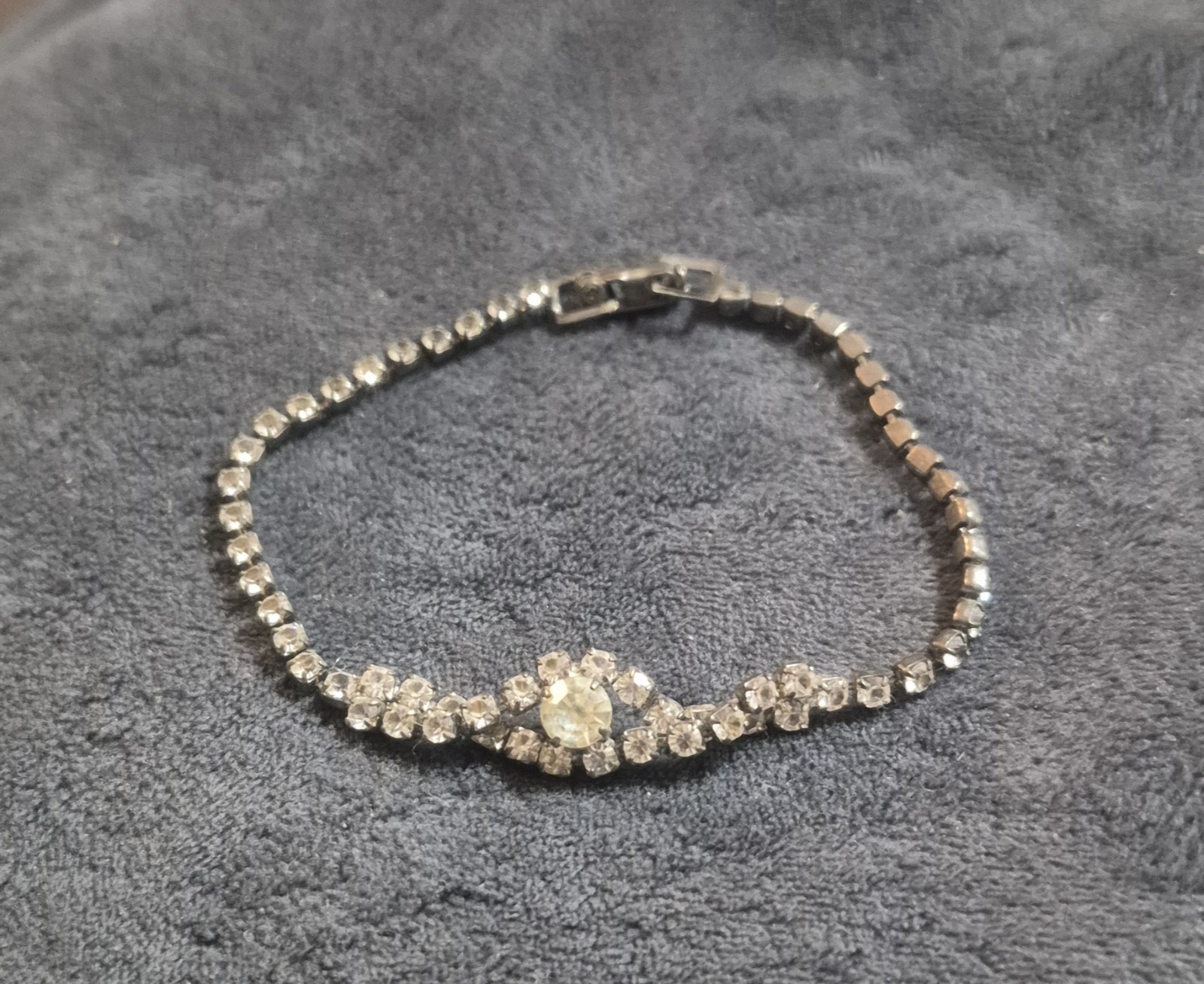 Vtg 1950’s Diamanti Bracelet Silver Tone 7 Inches