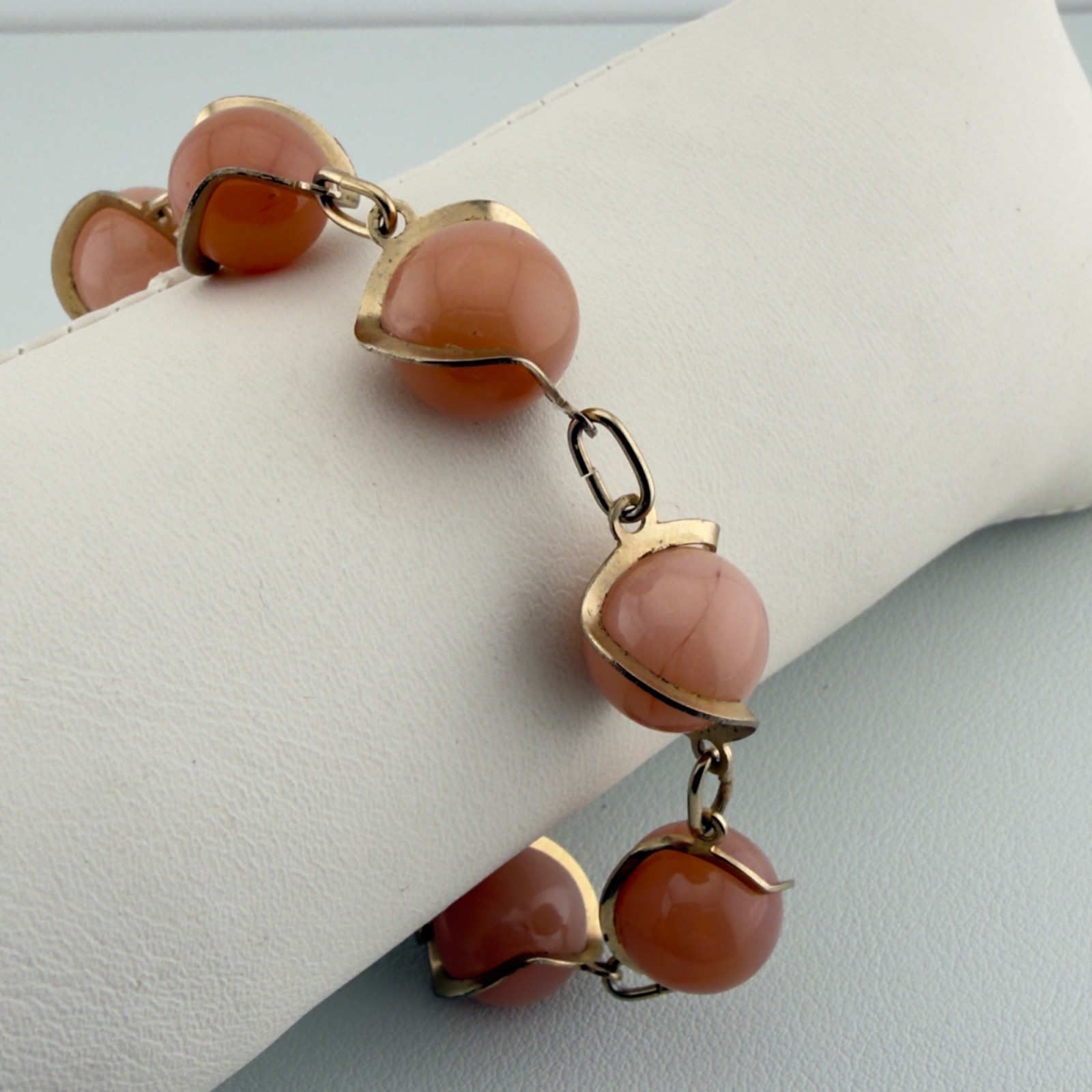 Vintage Stone Bracelet Caged Wire Wrapped Gold Tone 6.25″