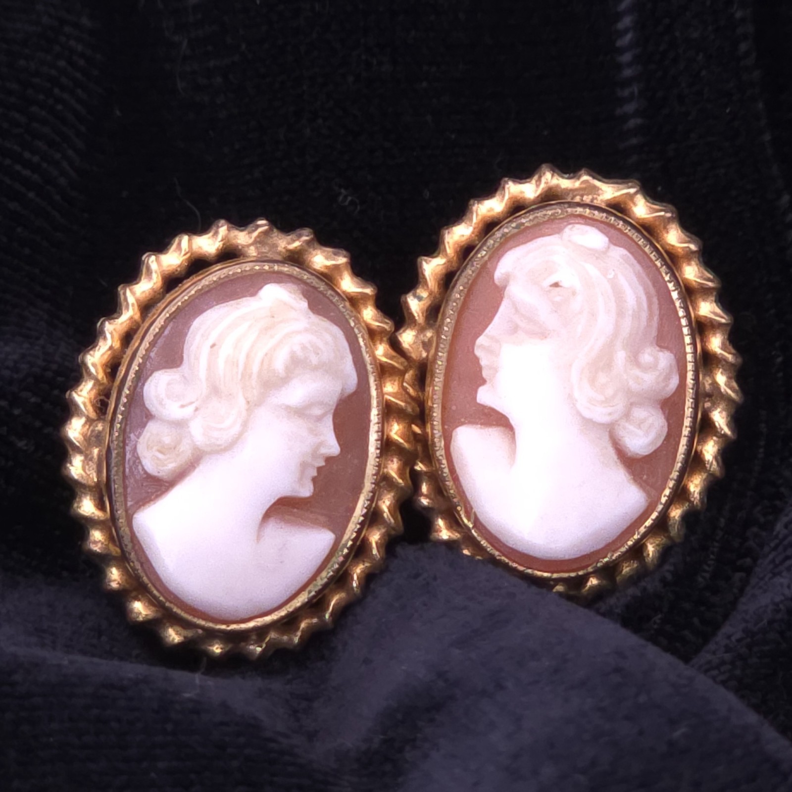 Classic Vintage Hand Carved Shell Cameo Screw Back Earrings 12K Gold Filled Lady