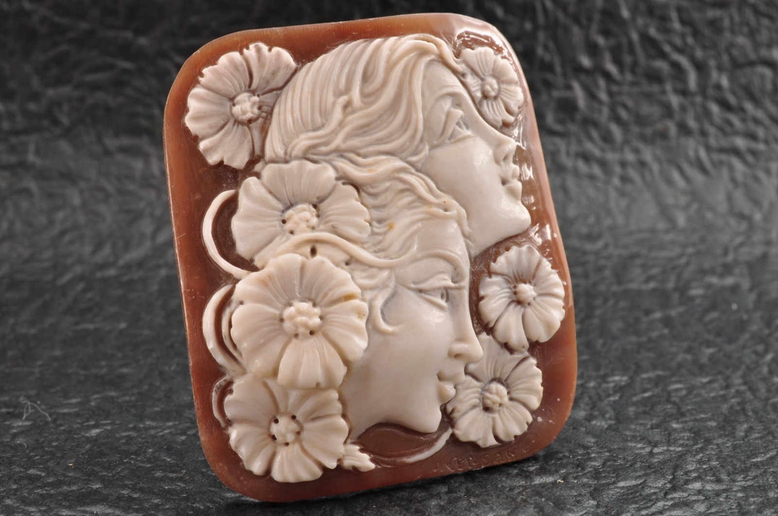 Vintage oval square shell cameo “Girls in Profile” (83.0ct) sign by artist box.