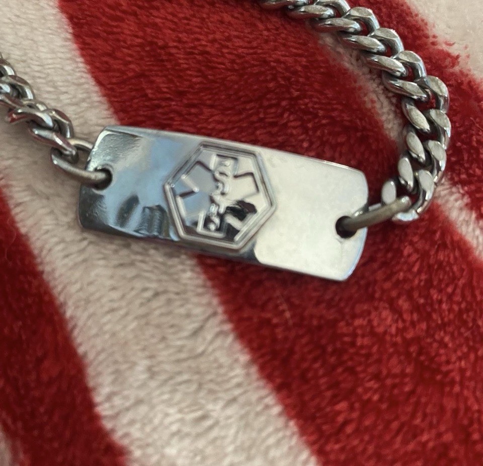 Vintage Diabetic Medical Alert ID Bracelet Silver Tone Curb Link Chain Emergency