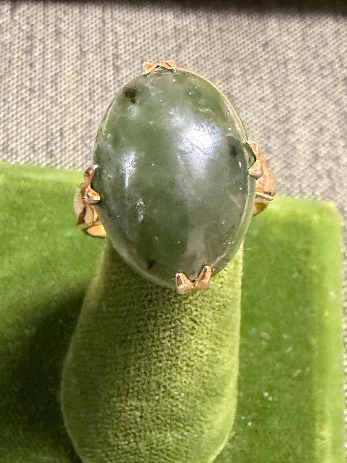 Vintage SOLID 14KT Gold Stamped Jade Ring Size 7.5 4.53g New Old Stock!