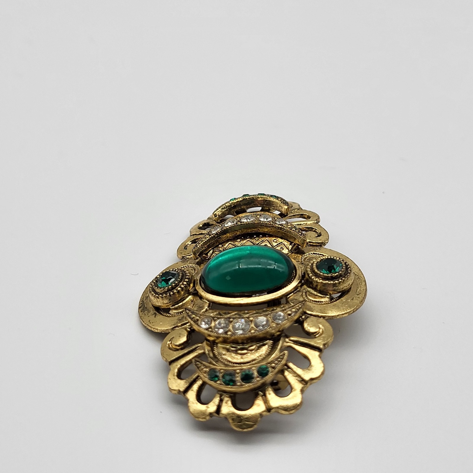 Stunning Victorian Revival Gripoix Green Glass Brooch Pin Unsigned estate