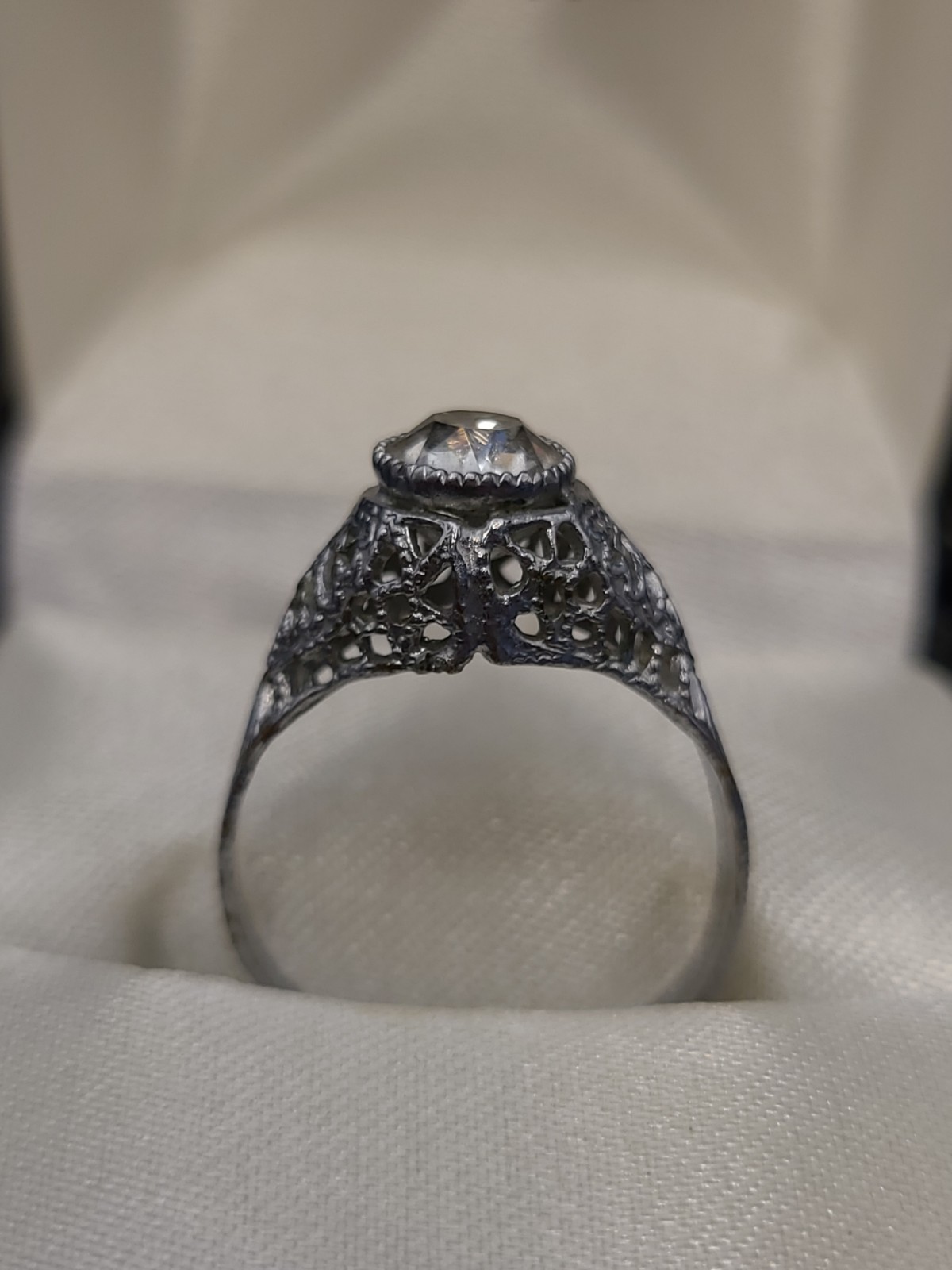 Antique / Vintage Art Deco Filigree Ring Clear Glass Stone Size 6.5 Silver Tone