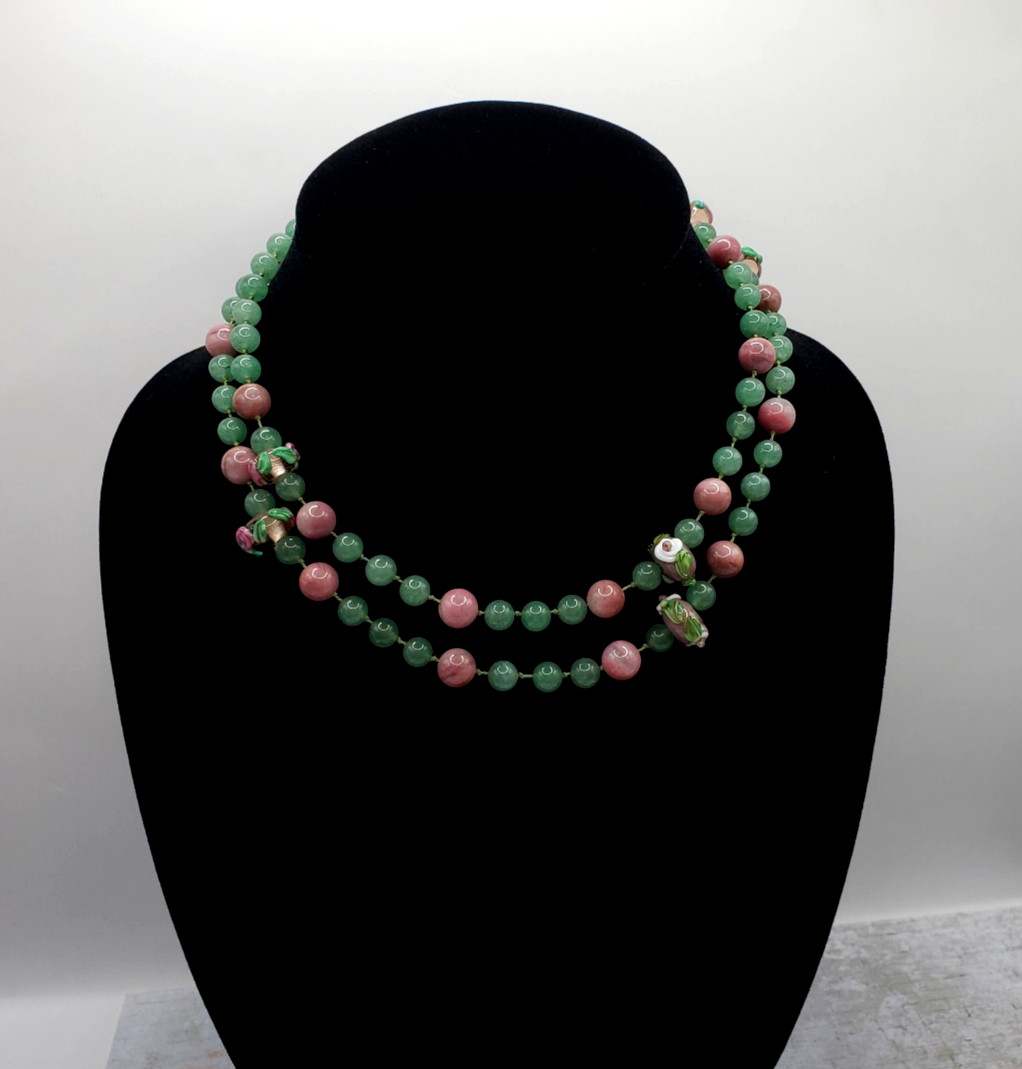 VINTAGE HAND KNOTTED GREEN JADE JADEITE & PINK QUARTZ & GLASS BEAD BALL NECKLACE