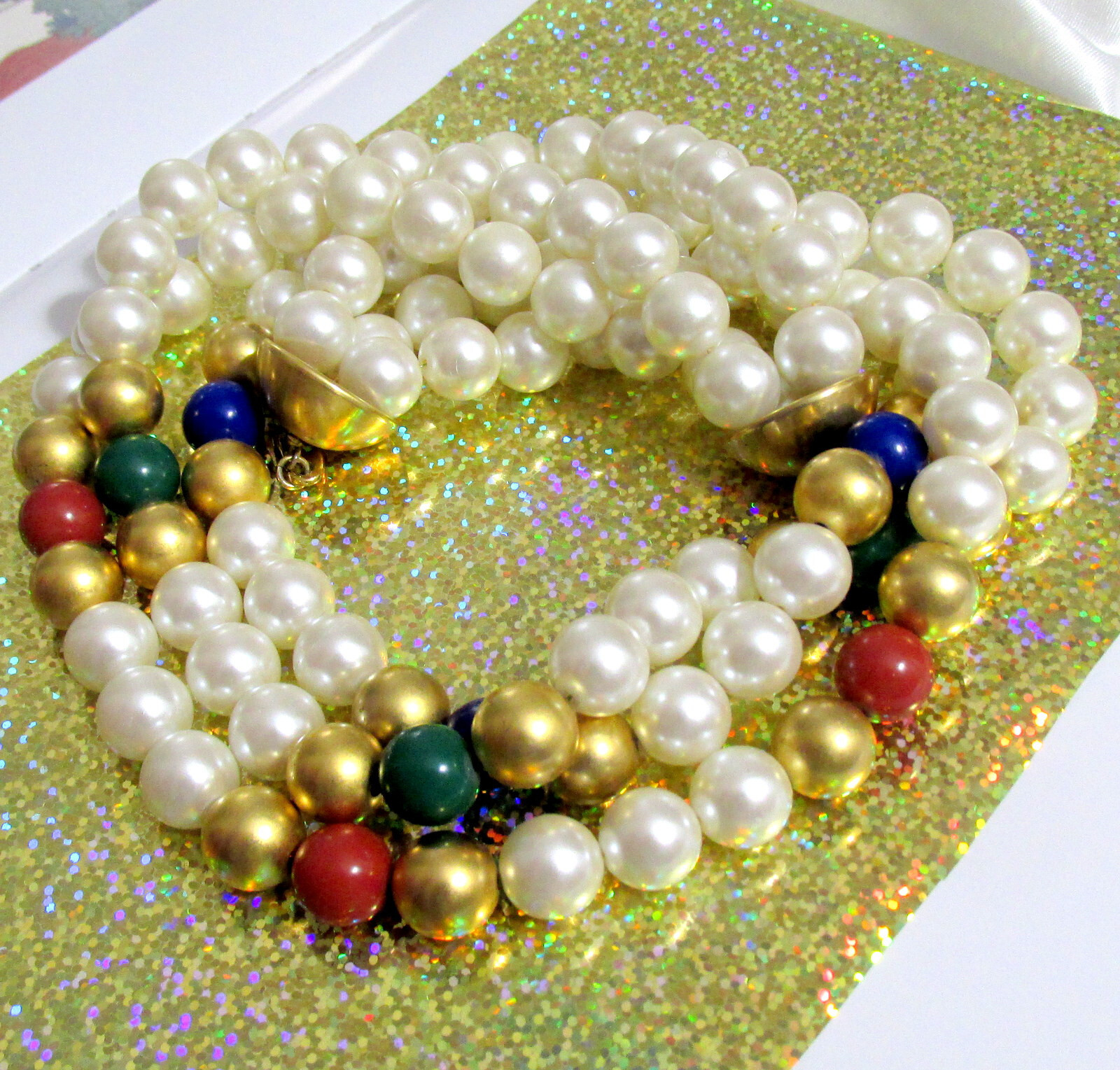 VTG RUNWAY BOOK PIECE NAPIER 3 STRAND FAUX PEARL/BEAD NECKLACE GP “Scarborough”