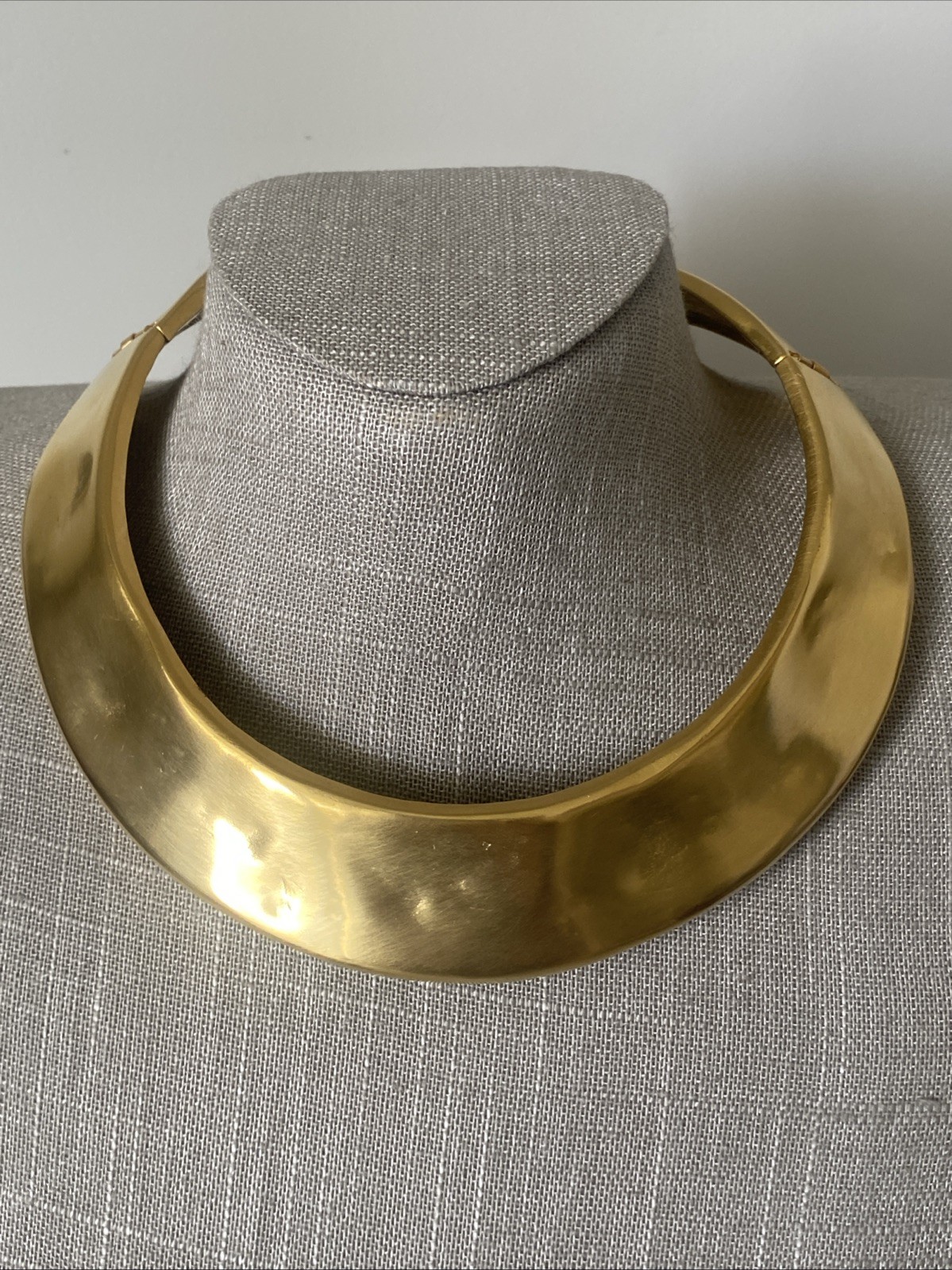 Beautiful Vintage Les Bernard Vogue Egyptian Revival Gold Plate Collar Necklace