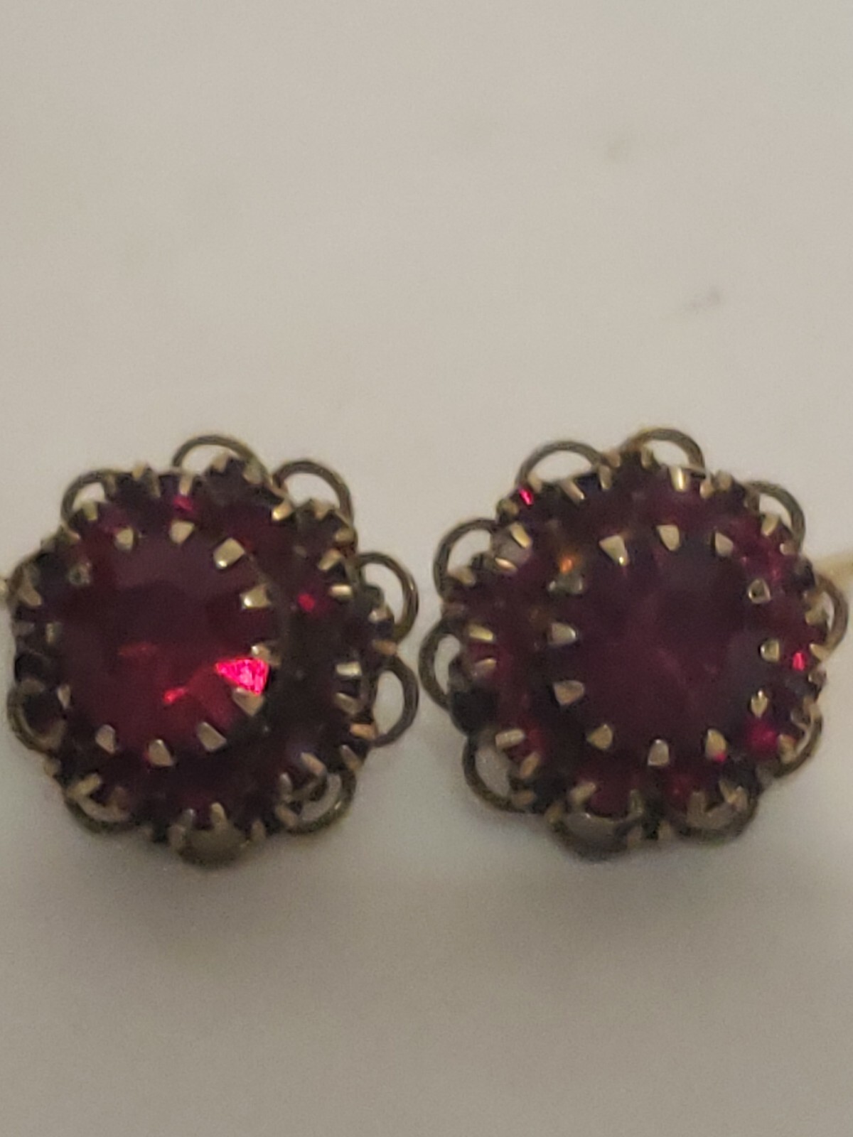 Sarah Coventry Wisteria Garnet Flower Gold Tone Filigree Clip On Earrings