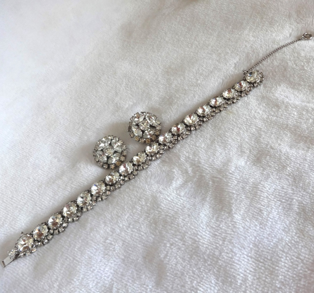 Stunning Vintage Signed KRAMER Clear Rhinestone Bracelet Earrings Set 7”