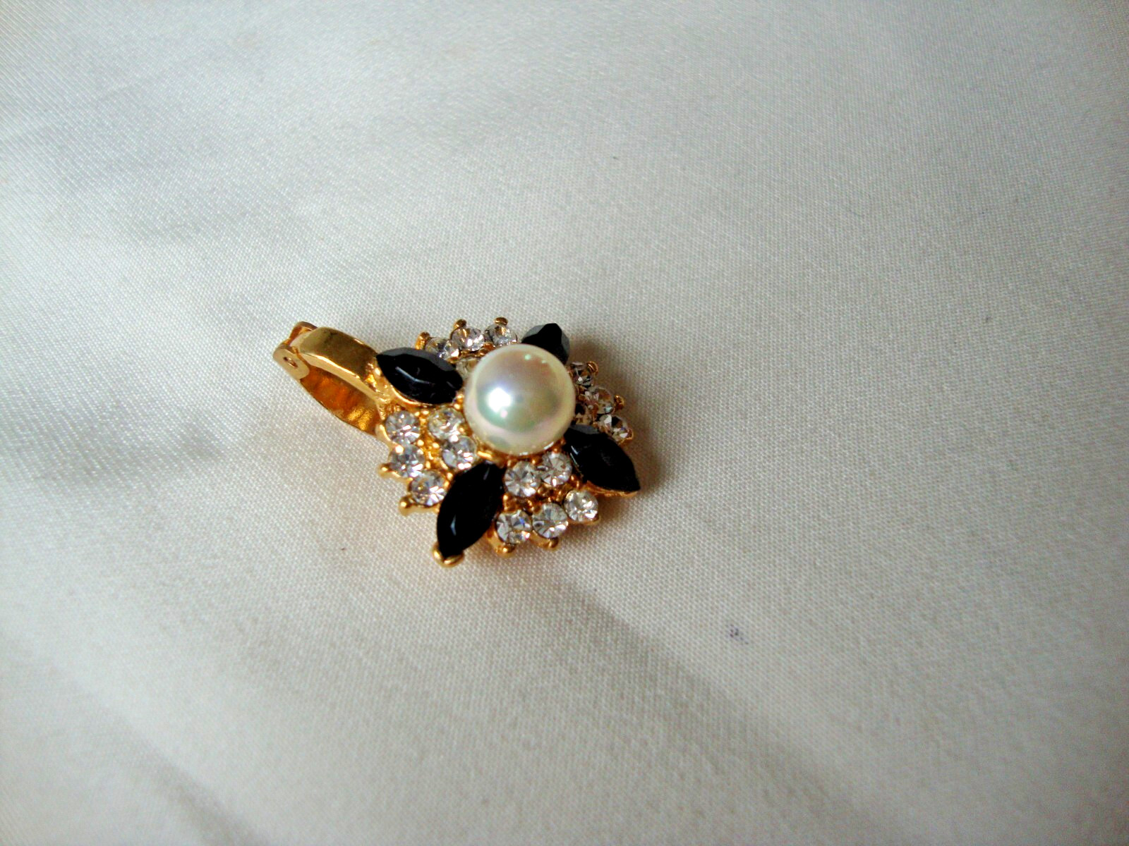 Vintage Fashion Jewelry Faux Pearl Black Marquise & Clear Rhinestone Pendant