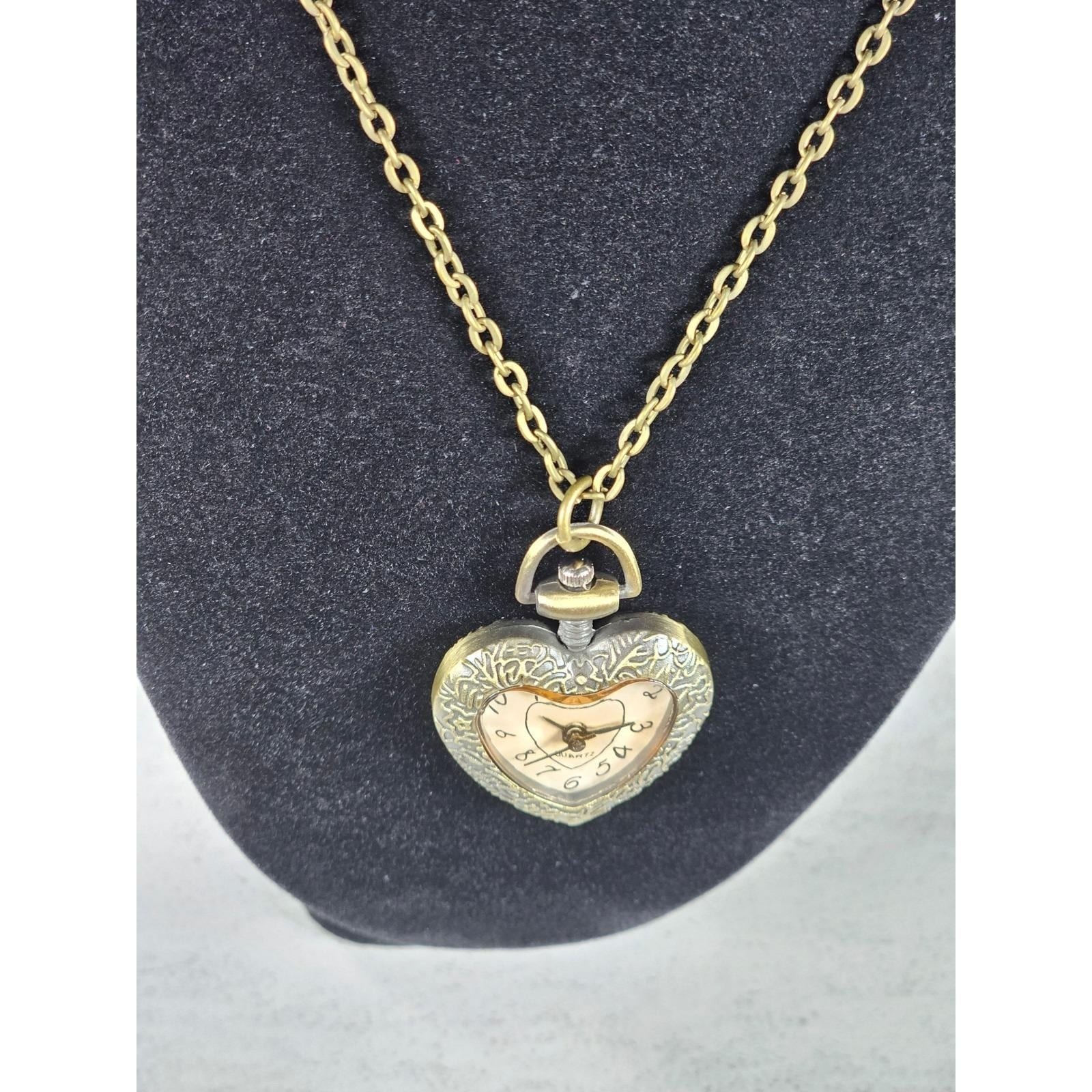 Vintage Heart Pocket Watch Necklace, Quartz Pendant, Gold Tone Chain