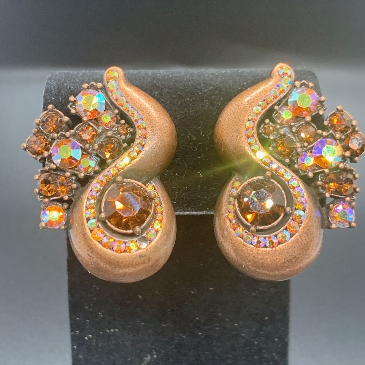 Signed Leonard Craig Copper Rust Brown AB Rhinestone Clip On Earrings 1-5/8″