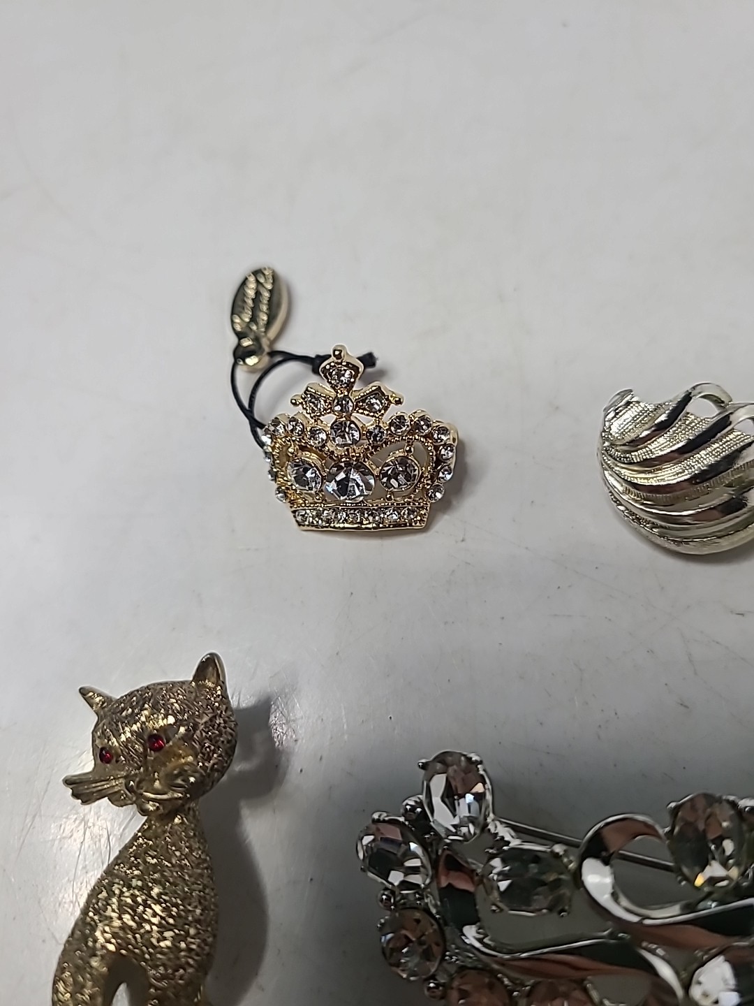 Vintage All Signed Unreadable Lot Brooches Earrings Rhinestone Crown Cat Bird