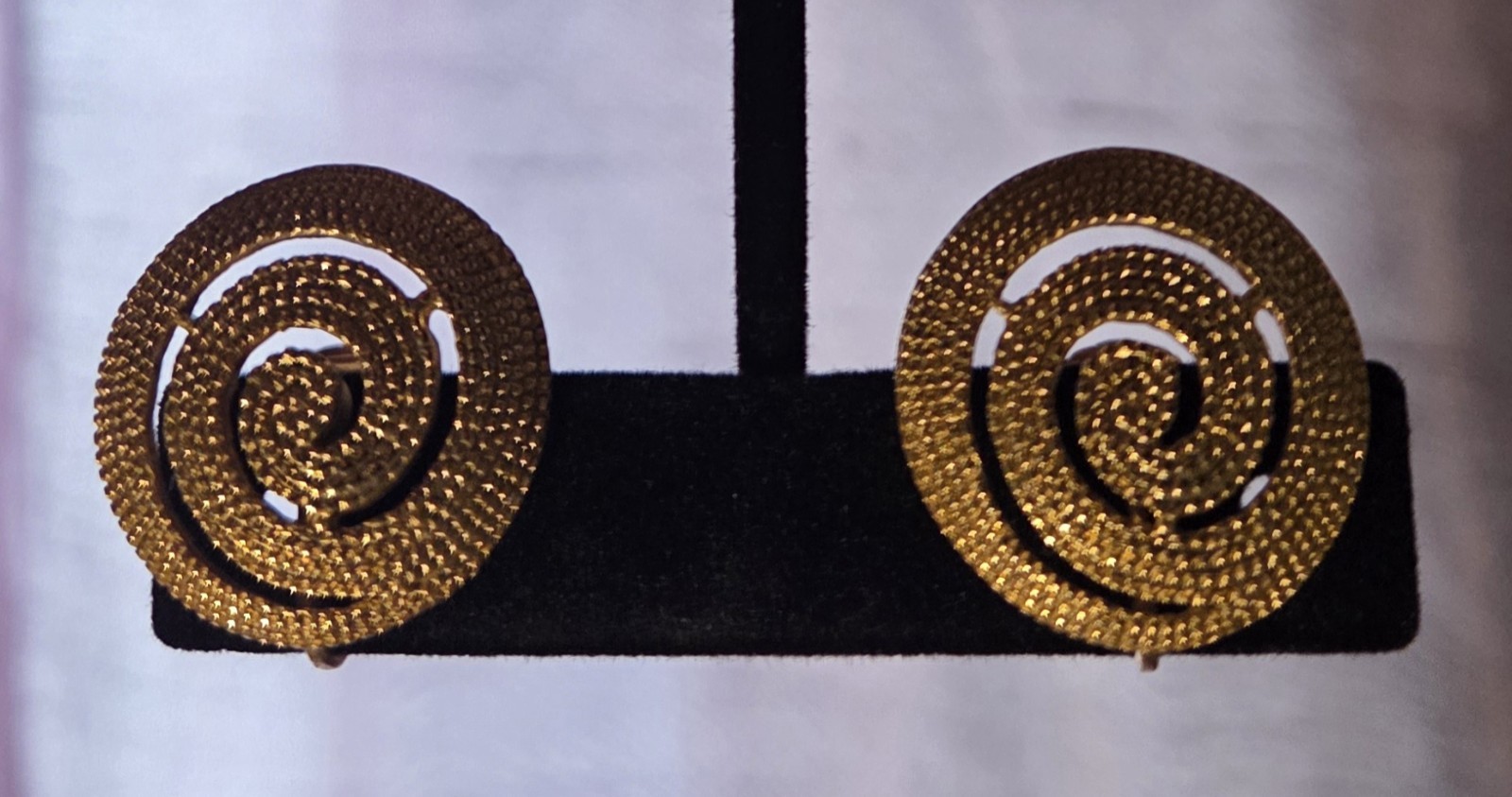 VINTAGE Gold Plated Round Shape Pair Earrings