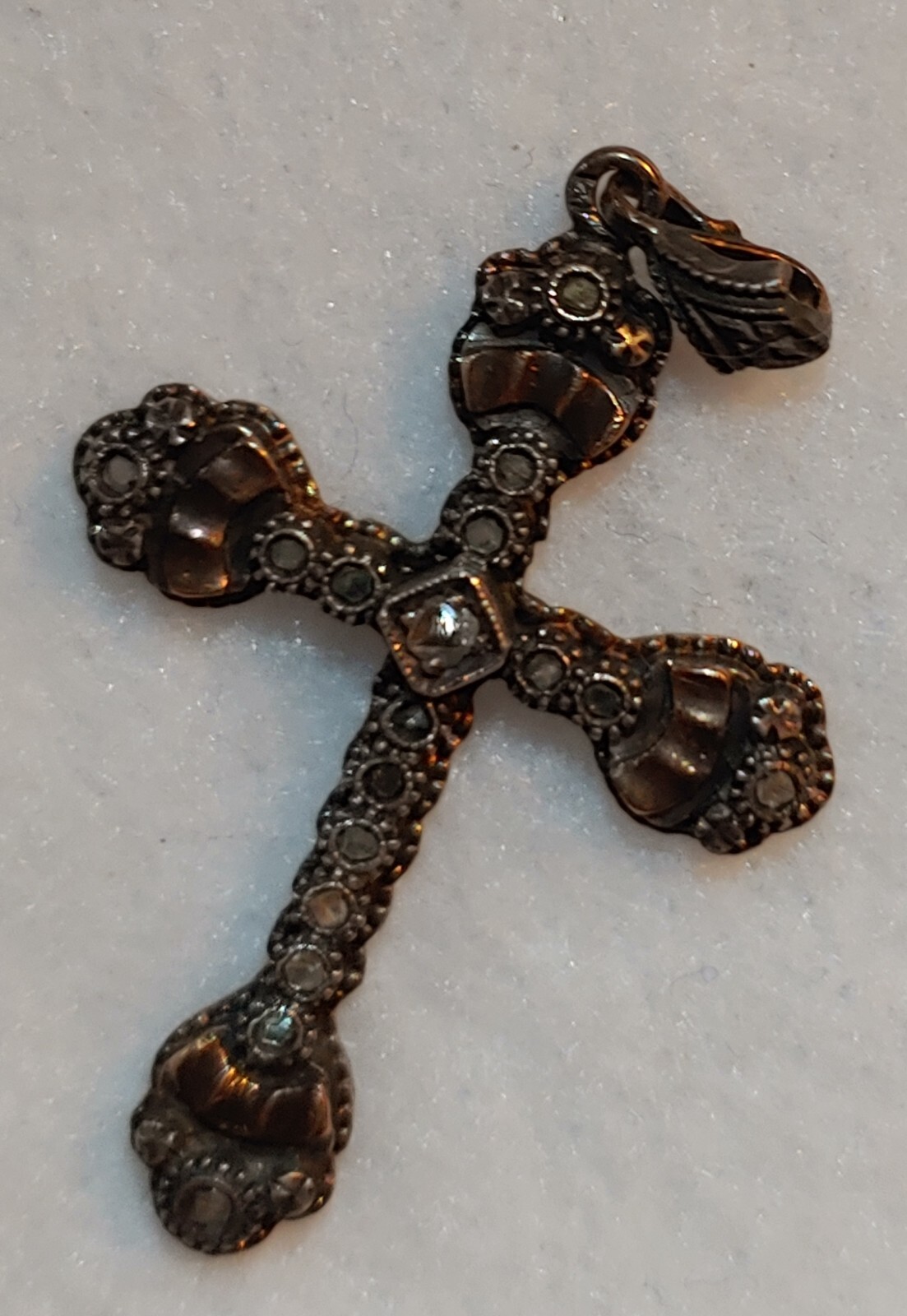 VTG RARE – CROSS PENDANT – Solid 10K GOLD & DIAMONDS – SIGNED – SEE PICTURES