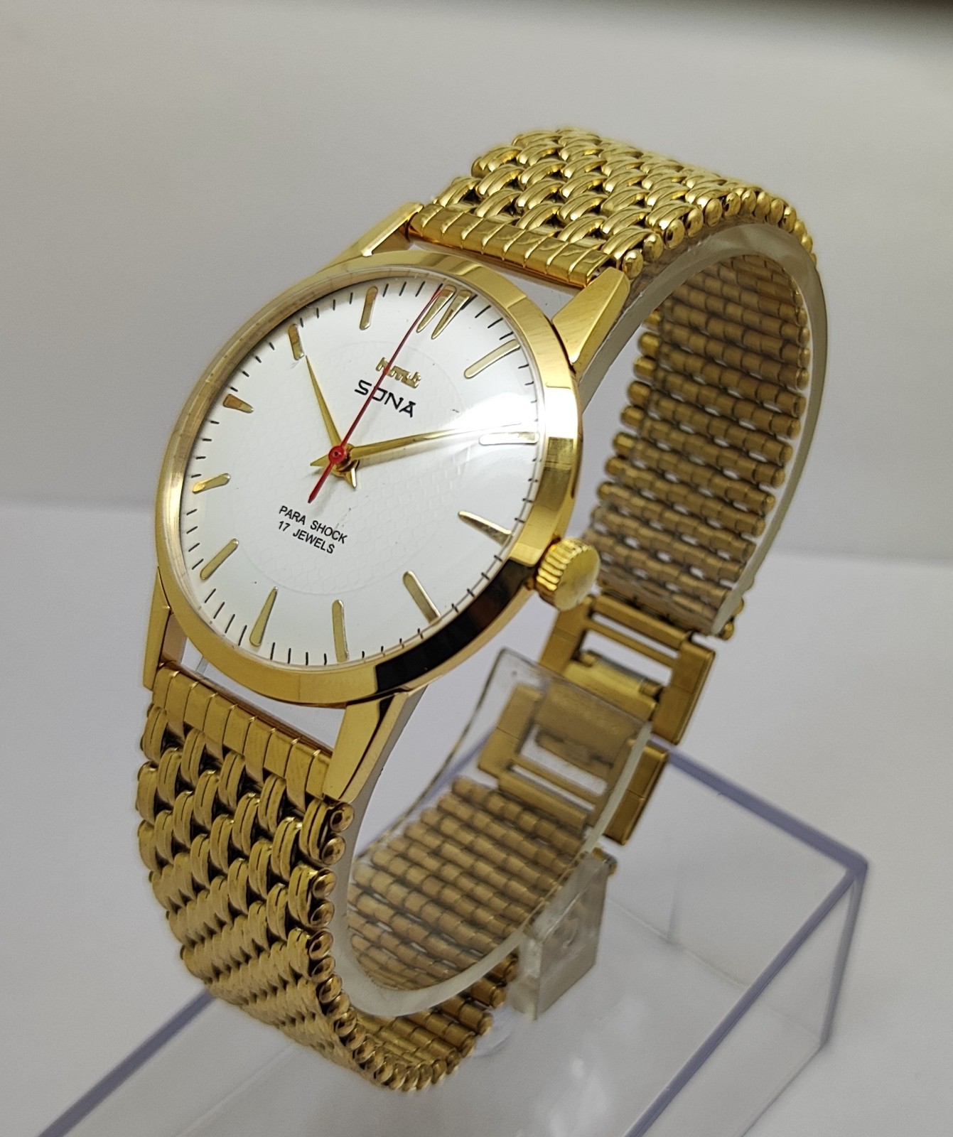 Vintage Hmt Sona White Dial 17 Jewels Para Shock Mechanical hand winding Watch
