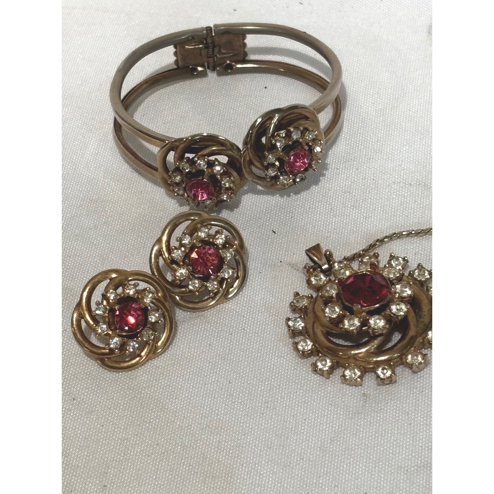 Vintage Gold Pink Rhinestone Jewelry Set Necklace Brooch Bracelet Earring Luxury