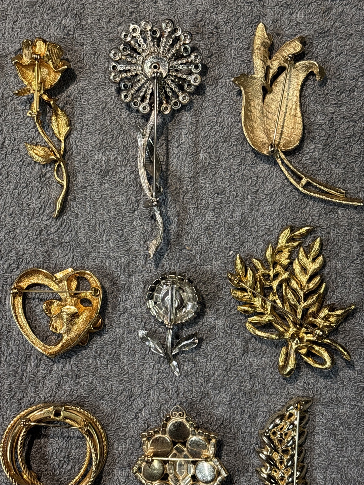 Vintage Brooch Lot Of 21 Brands Are Avon And Unbranded Sizes Range From 1 To 4in