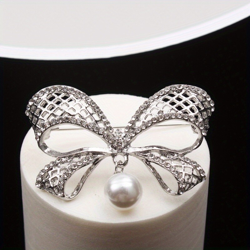 Delicate Temperament Elegant Cut-out Bow Pendant Brooch Accessories Jewelry Gift