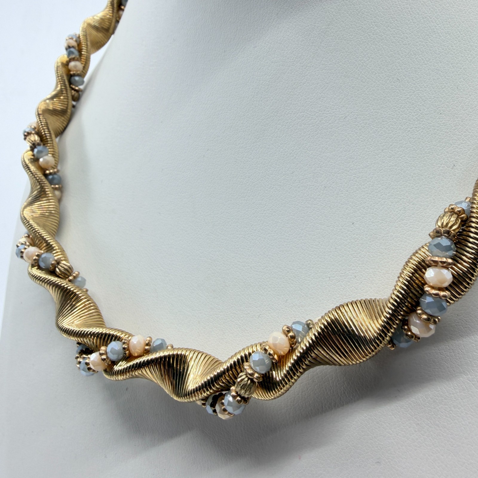 VTG Retro Gold Tone Twisted Wire Choker Necklace Beaded Crystal Magnetic Clasp