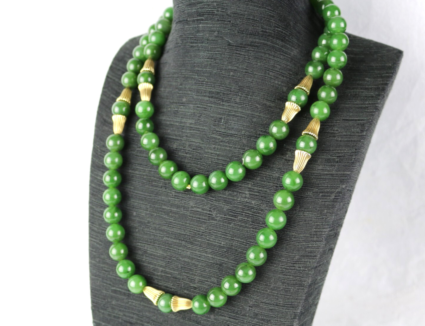 VTG 10mm Natural Nephrite Jade & Gold Plated Spacer Long Necklace 35″ 129.5g