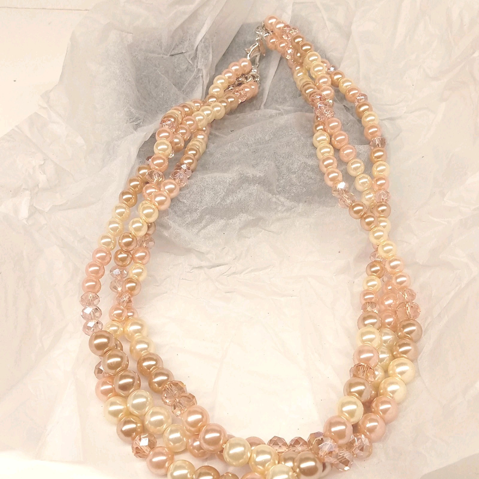 ROSE PEARLESQUE: Statement Necklace , Bracelet Multirang AND Cluster Earrings