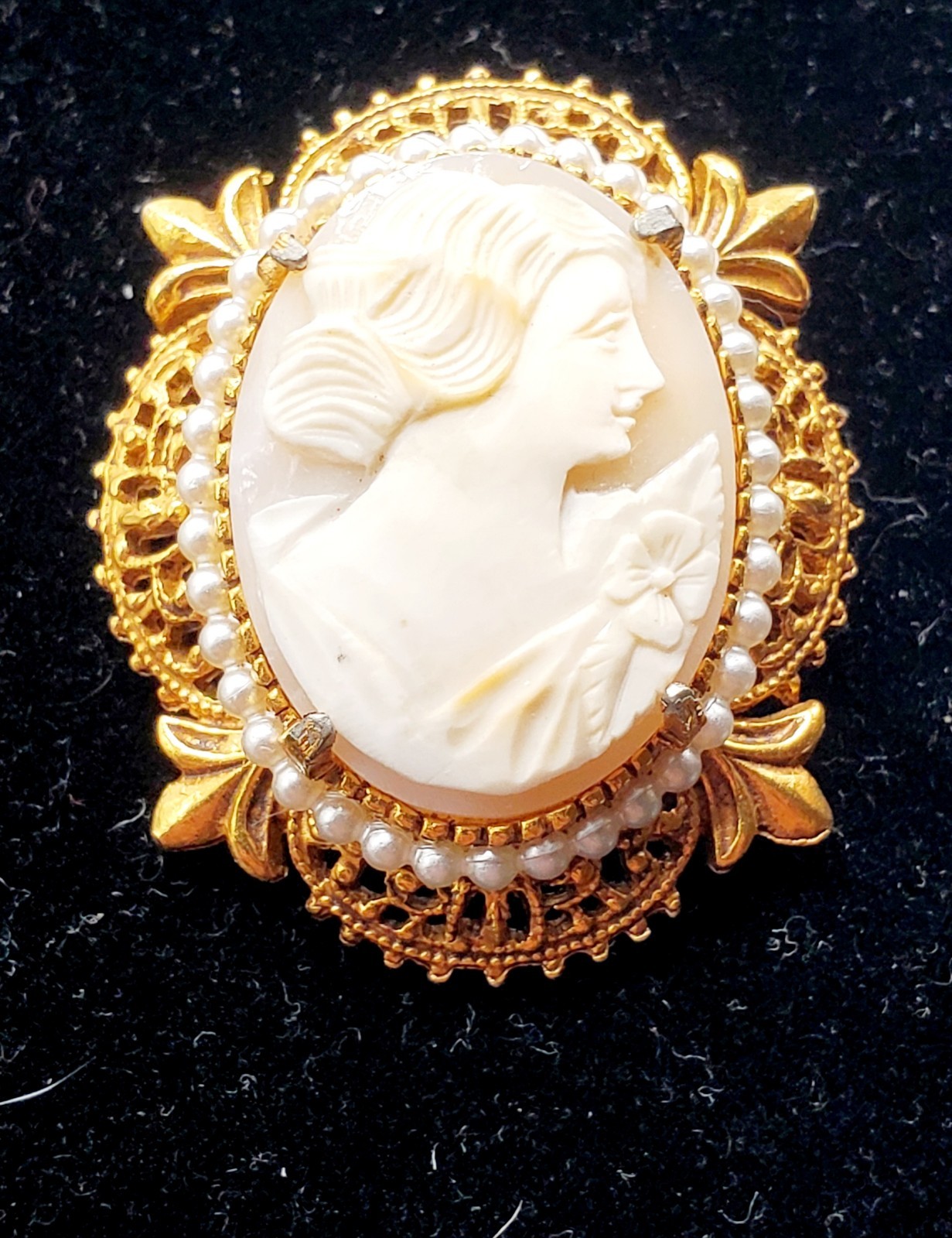 Florenza Gold Tone Oval Cameo Portrait Brooch Pendant Ornate Frame Pearls ~1.5″