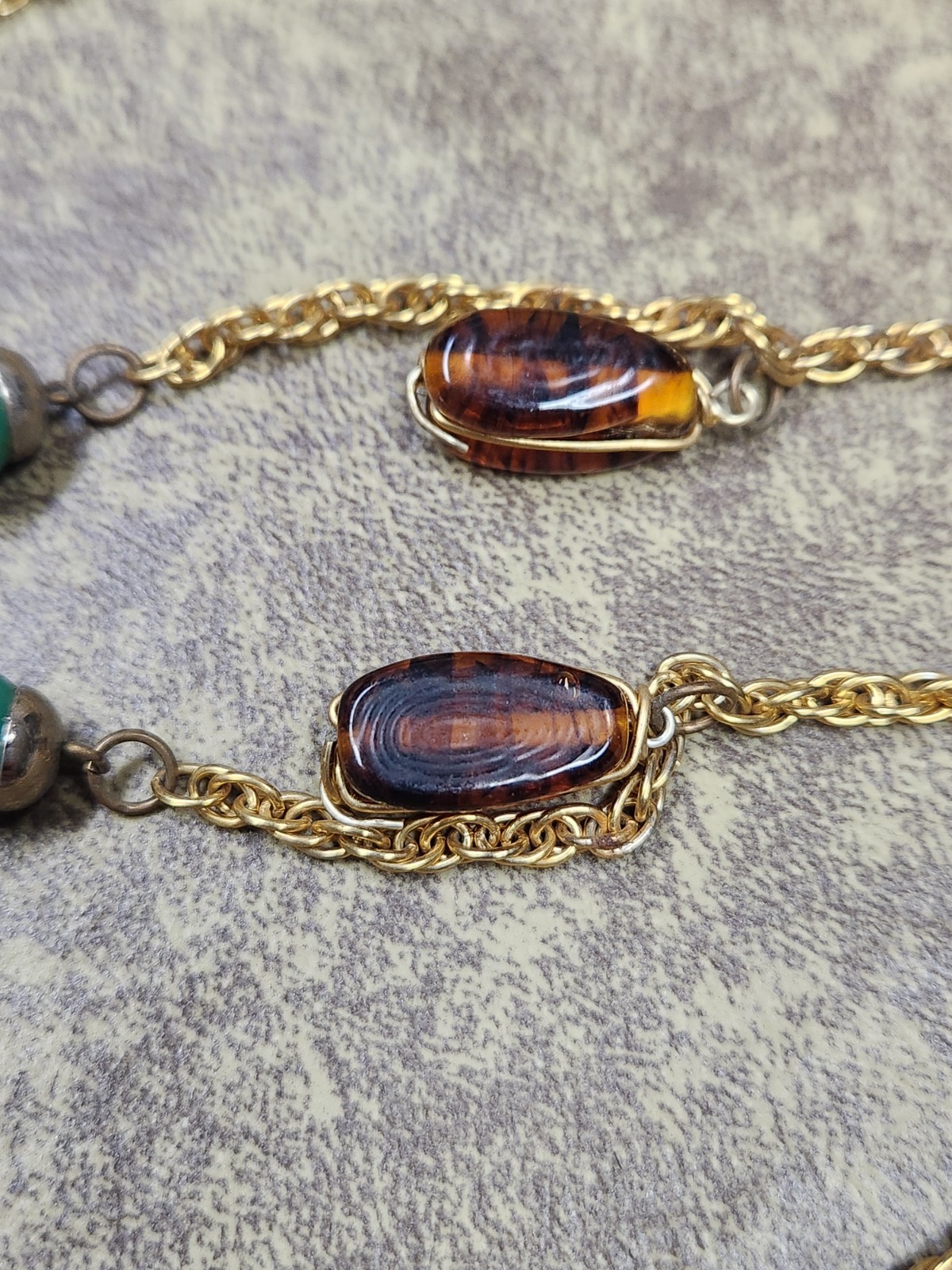 VTG Long Gold Tone Faux Agate & Chrysophase Beads Convertable Lariat Necklace