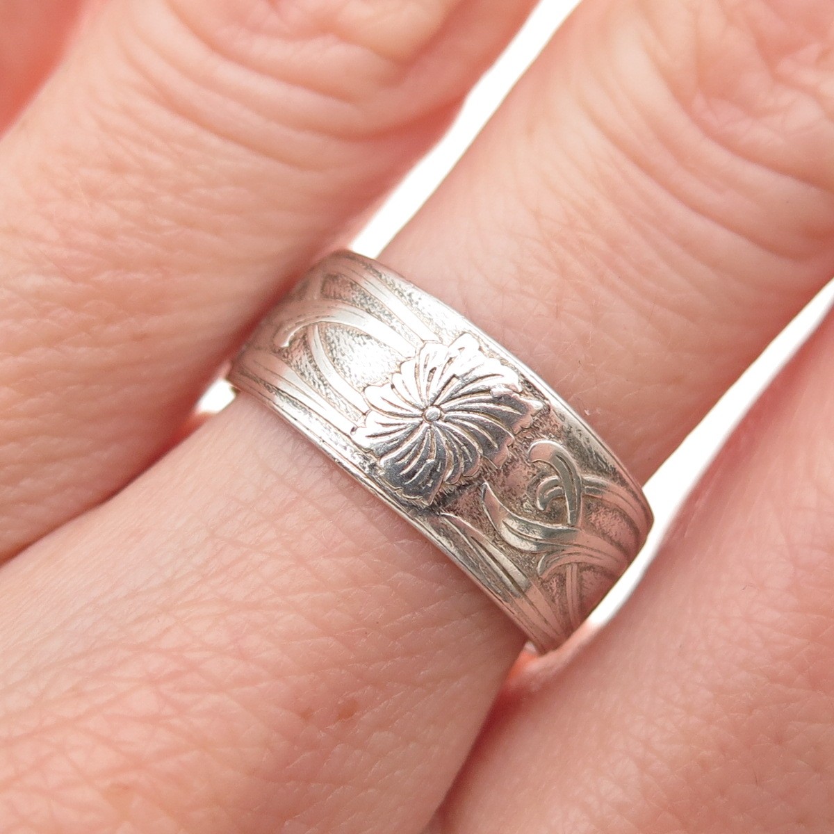 925 Sterling Silver Antique Art Deco Floral Oxidized Band Ring Size 7.25