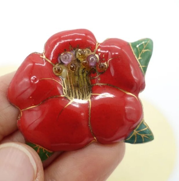 Camellia – Japanese cloisonné enamel Mini Brooch Made-to-order NEW