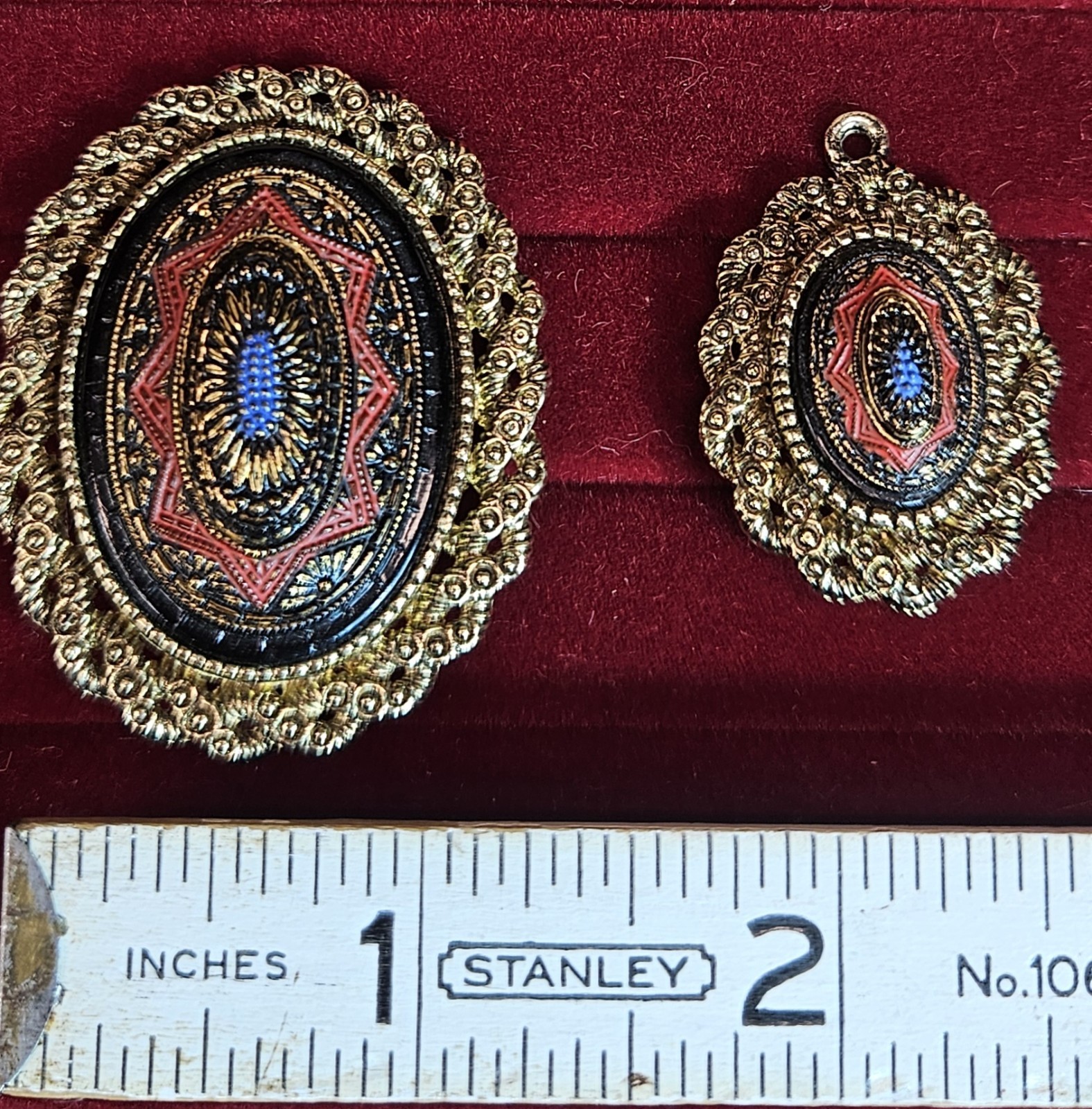 Vintage Sarah Coventry Vibrant Necklace Pendant & Matching Brooch Gold Tone
