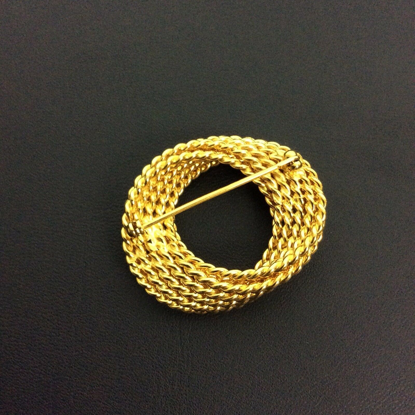 Vintage 80s Goldtone Twisted Braided Oval Brooch Lapel Pin Metal Alloy