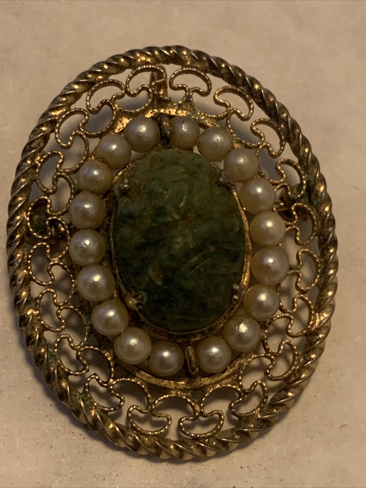 Signed Burt Cassell 1/20th 12k Yellow Gold Filled Jade Filagree Brooch Pendant