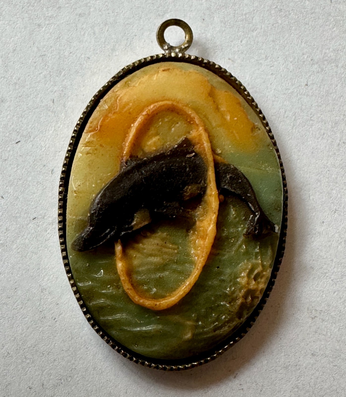 VINTAGE DOLPHIN IN OCEAN CAMEO OVAL CHARM PENDANT 25X18MM NECKLACE