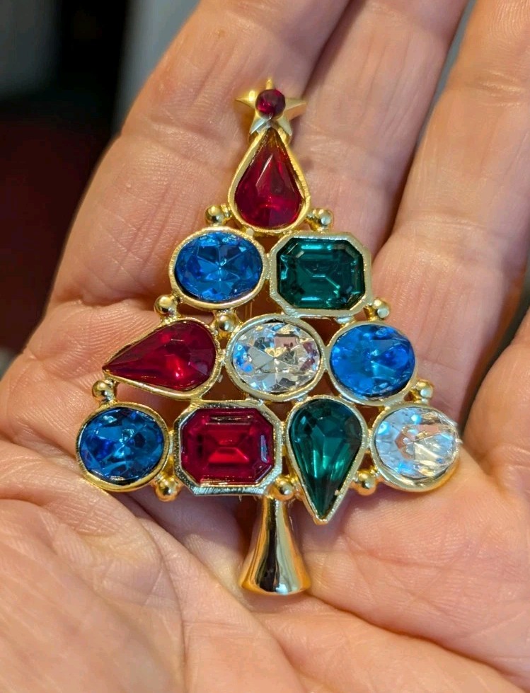 LIA red clear Blue Green Christmas tree brooch nos
