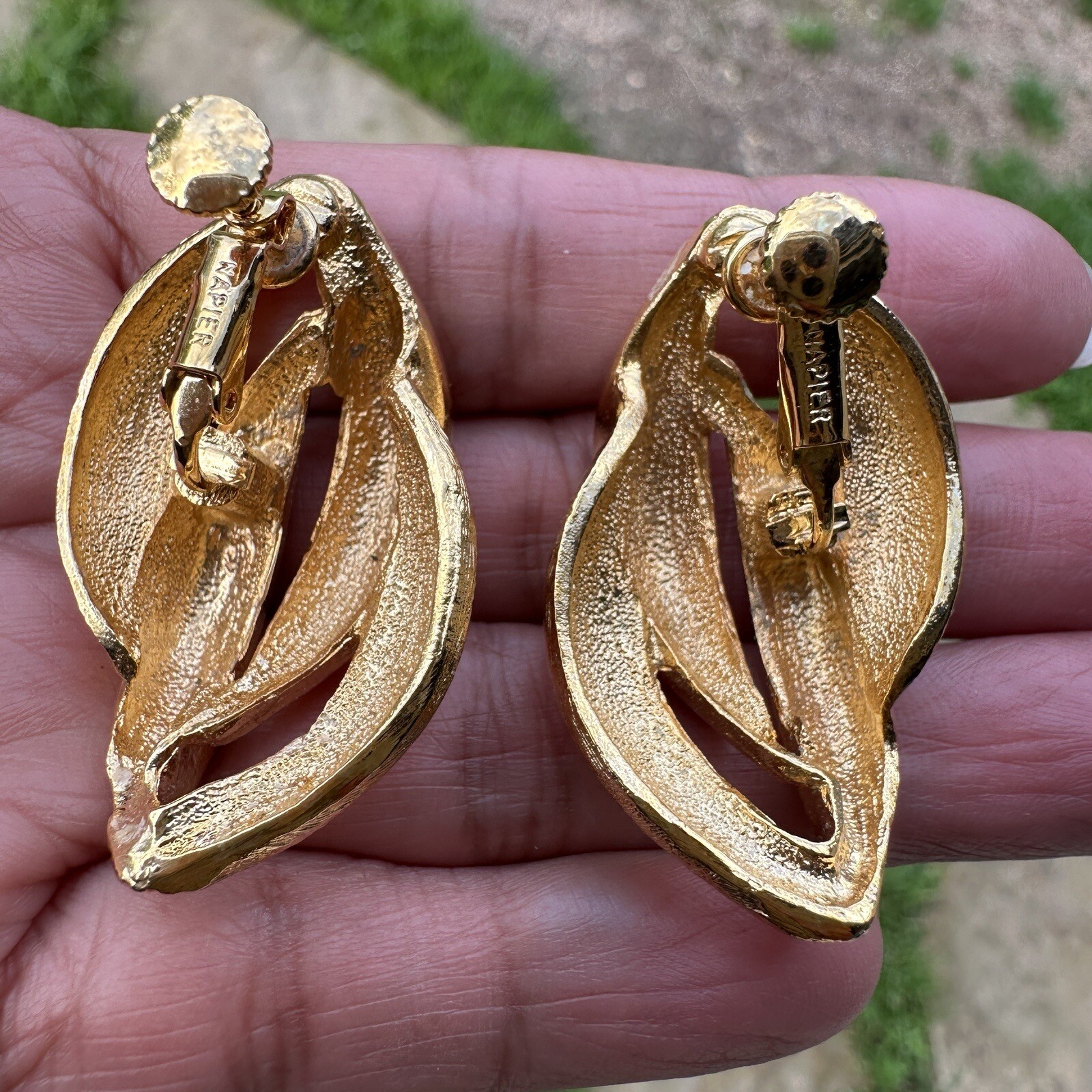 VTG Napier Earrings 1.5 Inch Swirl Ribbed Brushed Gold Plated Screw Back Retro