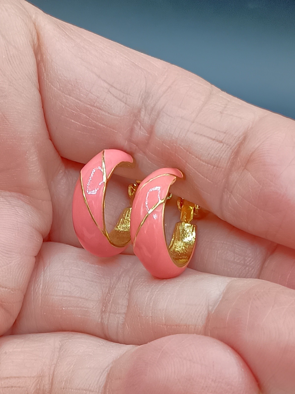 Vintage Hoop Clip On Earrings Coral Enamel Gold Tone Stripe .75″