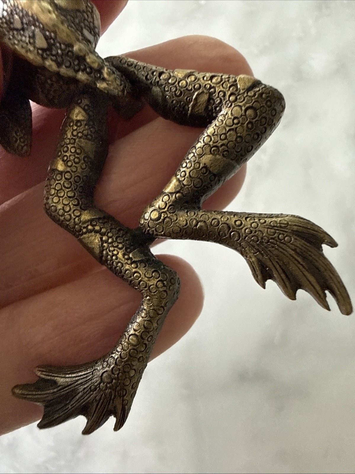 Vintage Bronze Color JJ Jonette Tree Frog Brooch Pin with Moving Legs Jewelry
