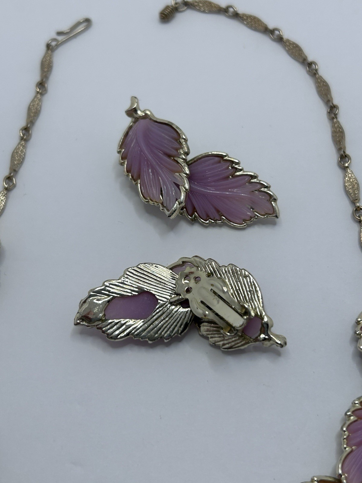 Vintage 50’s molded lucite/cellulose Acetate Parure leaf necklace set