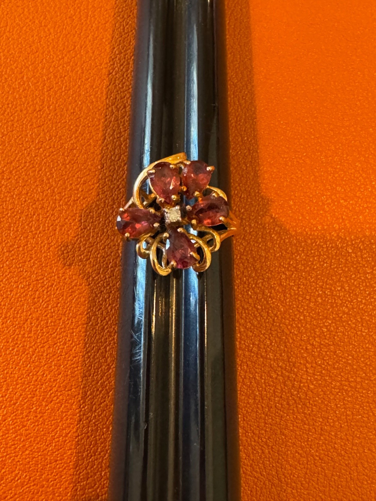 Vtg 14k Yellow Gold Ring w Pinkish Red & Clear Color Stones / Crystals Size 6.25