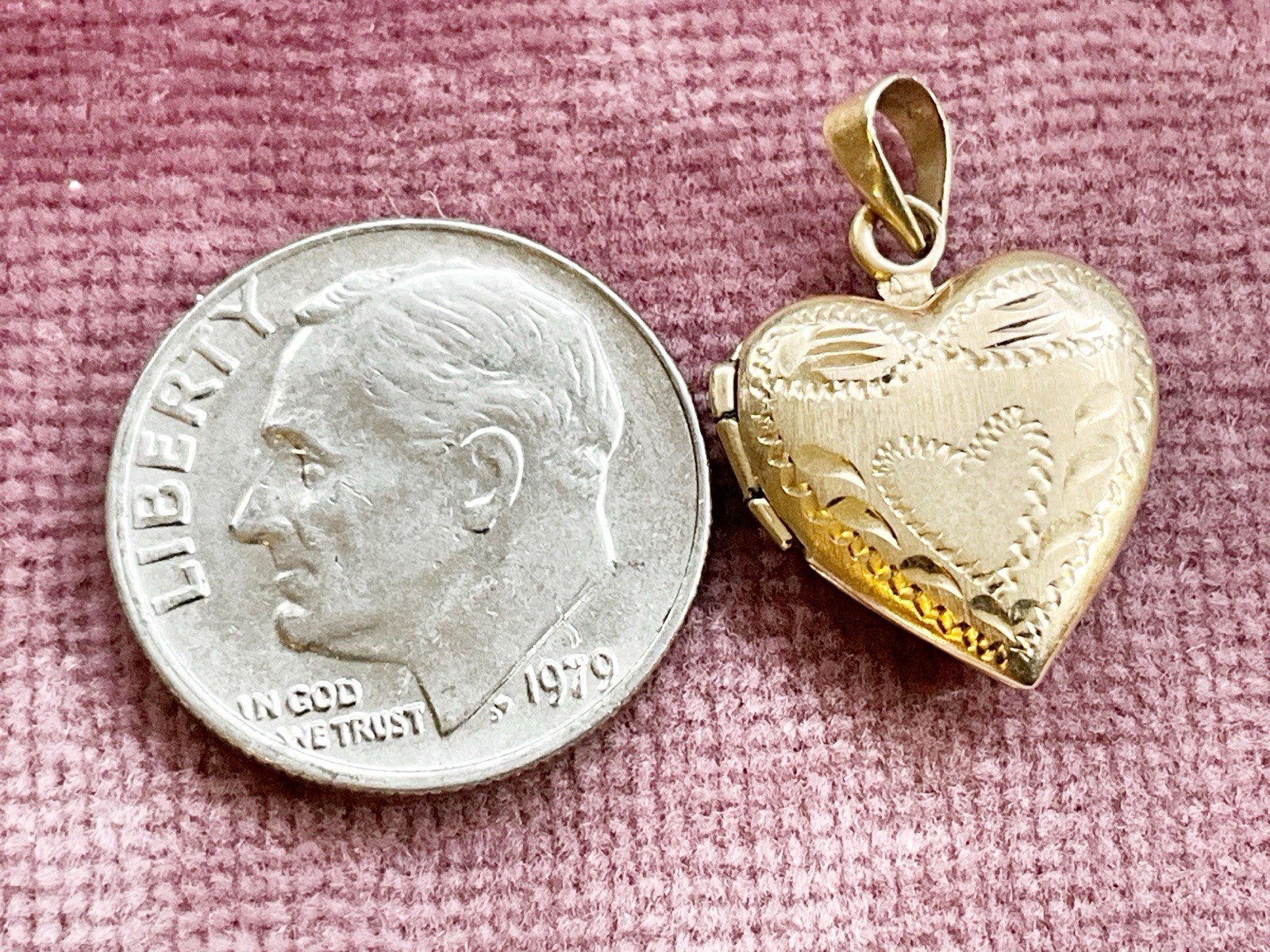 Vintage 14k Yellow Gold Heart Locket Pendant Charm with Etched Heart Design