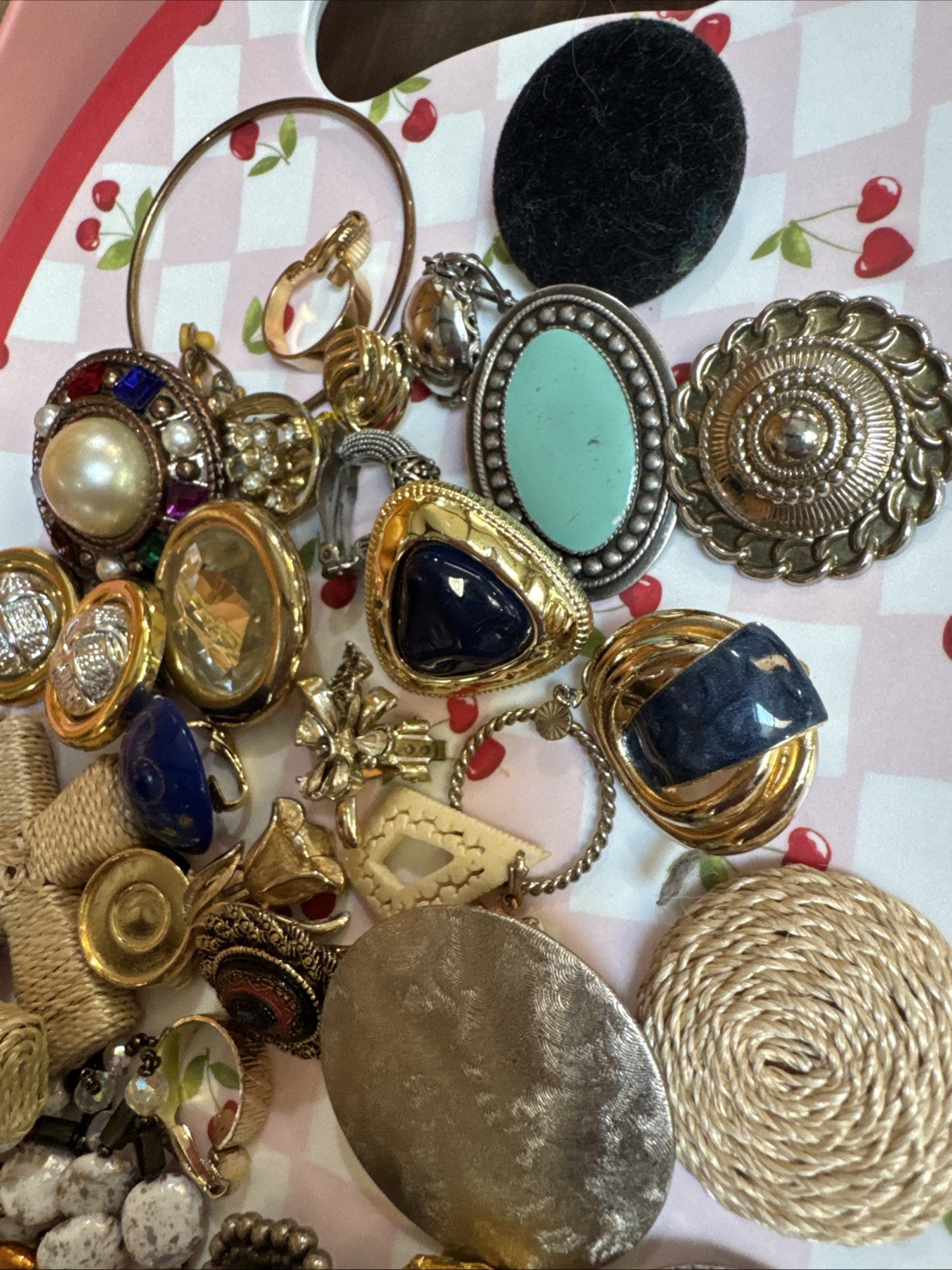 Lot Costume Jewelry 35 Single Earrings Clip On Craft Repurpose + 11 Broke Pairs