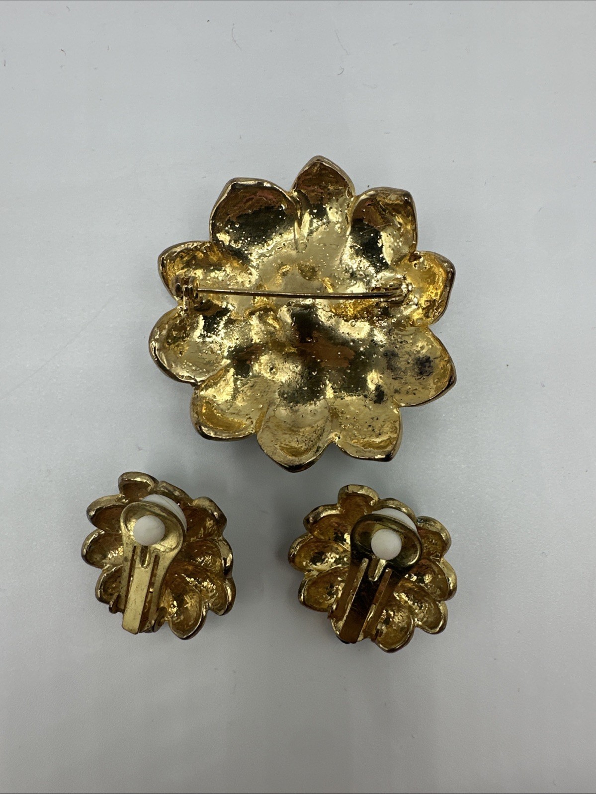 Vintage Green Enamel Set of Brooch and Clip on Earrings. See pics.