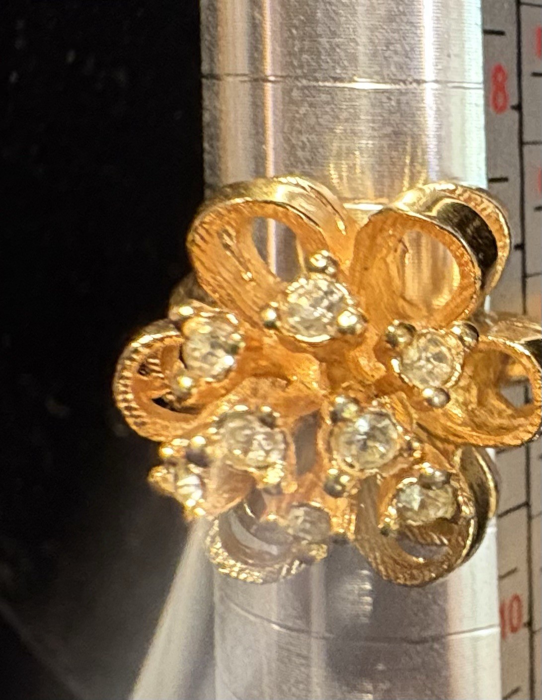 Vintage 18K Yellow Gold plated Ring Clear Rhinestones Size 9 Grams 5.3