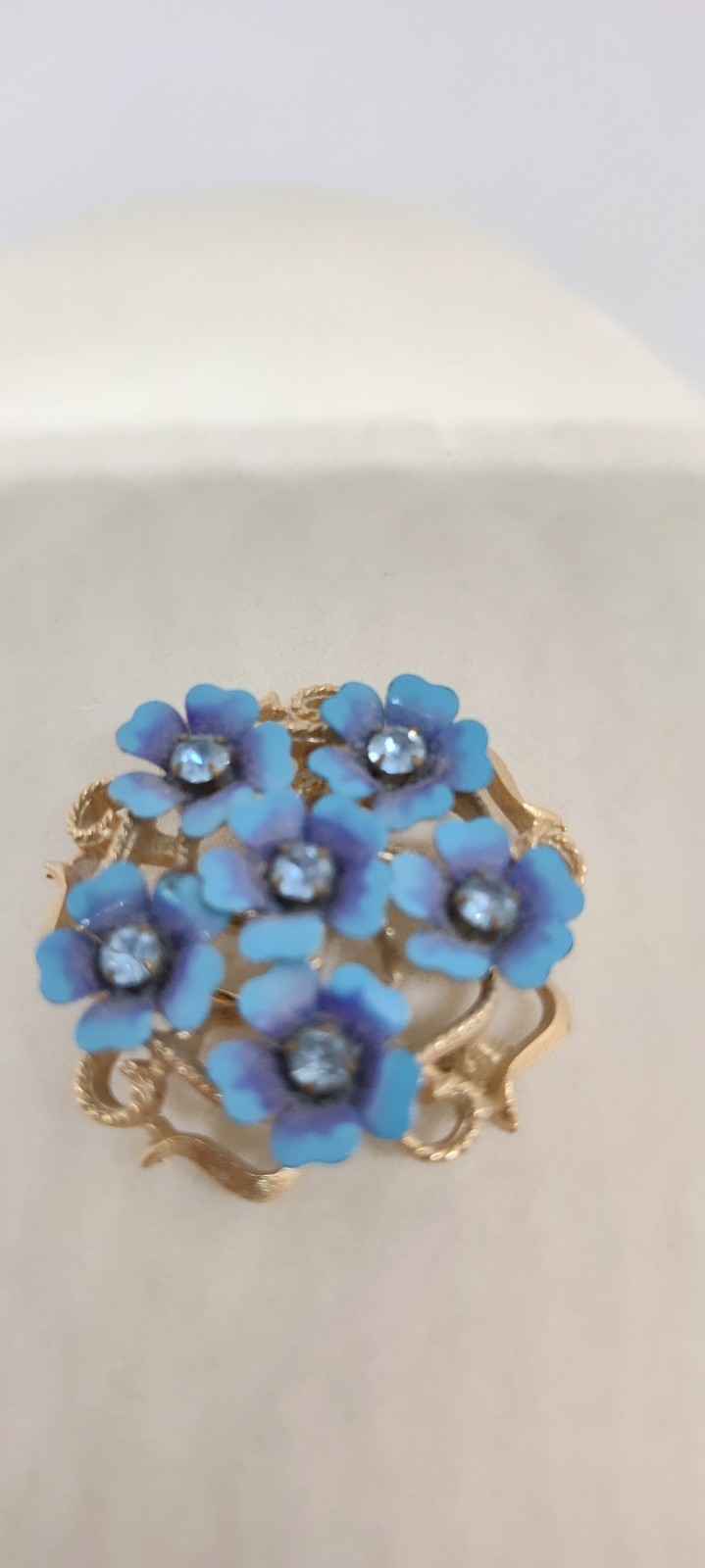 Avon VTG Blue Enamel & Rhinestone Flower Bouquet Brooch Pin Pendant Gold Tone