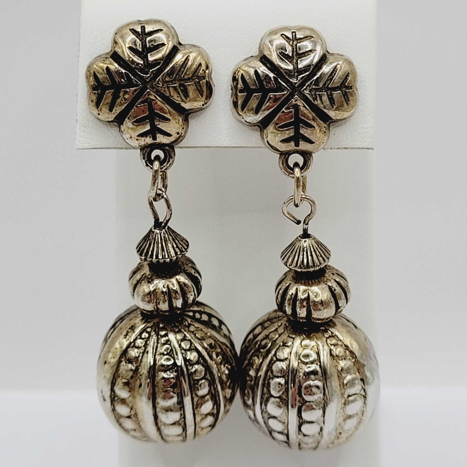 Four Leaf Clover Ornament Ball Drop Dangle Silver Tone Vintage Pierced Earrings