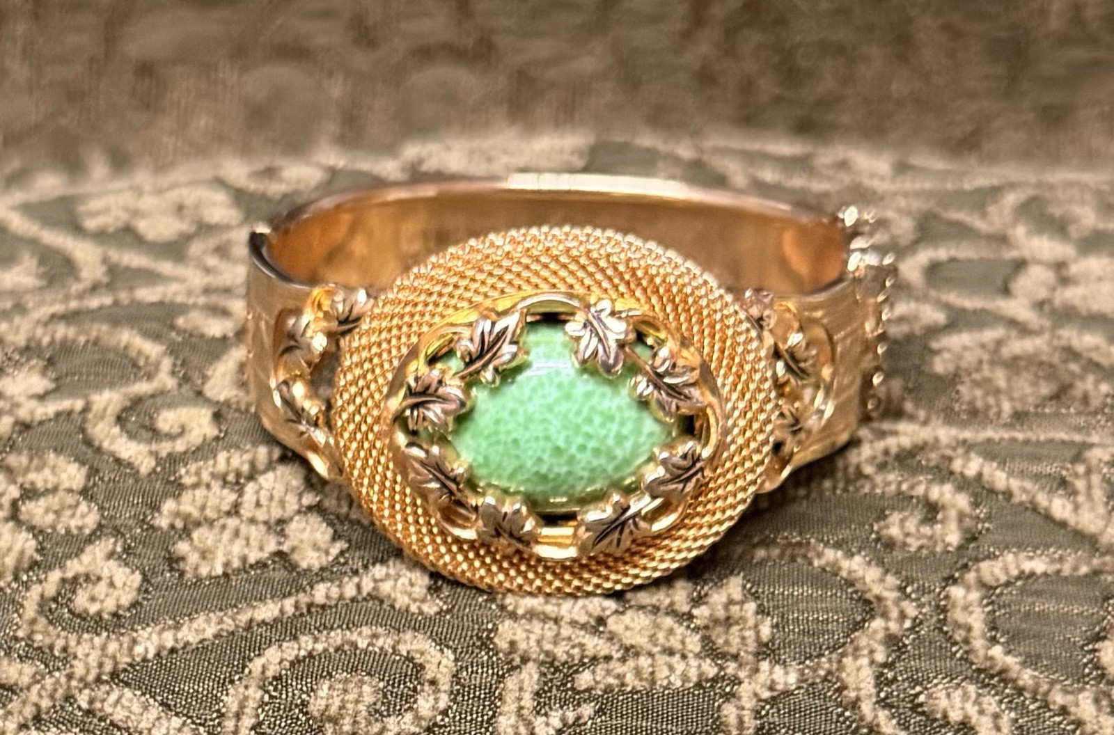 Vintage Faux Jade And Gold Tone Metal Bracelet / Costume Jewelry