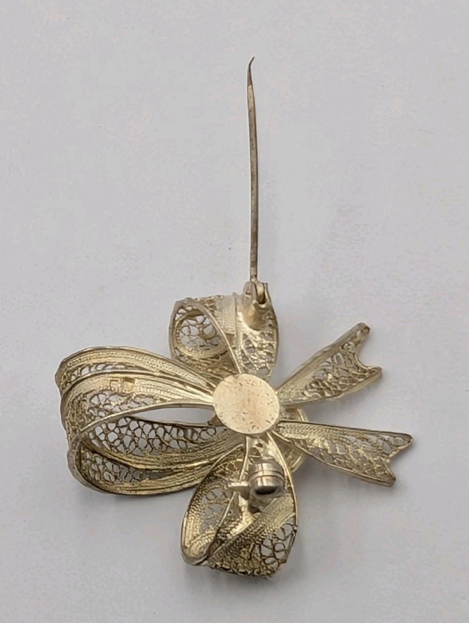 Signed Vintage 835 Silver Filigree Bow Ribbon Diamond Cut Edges Pin Brooch 5.7g