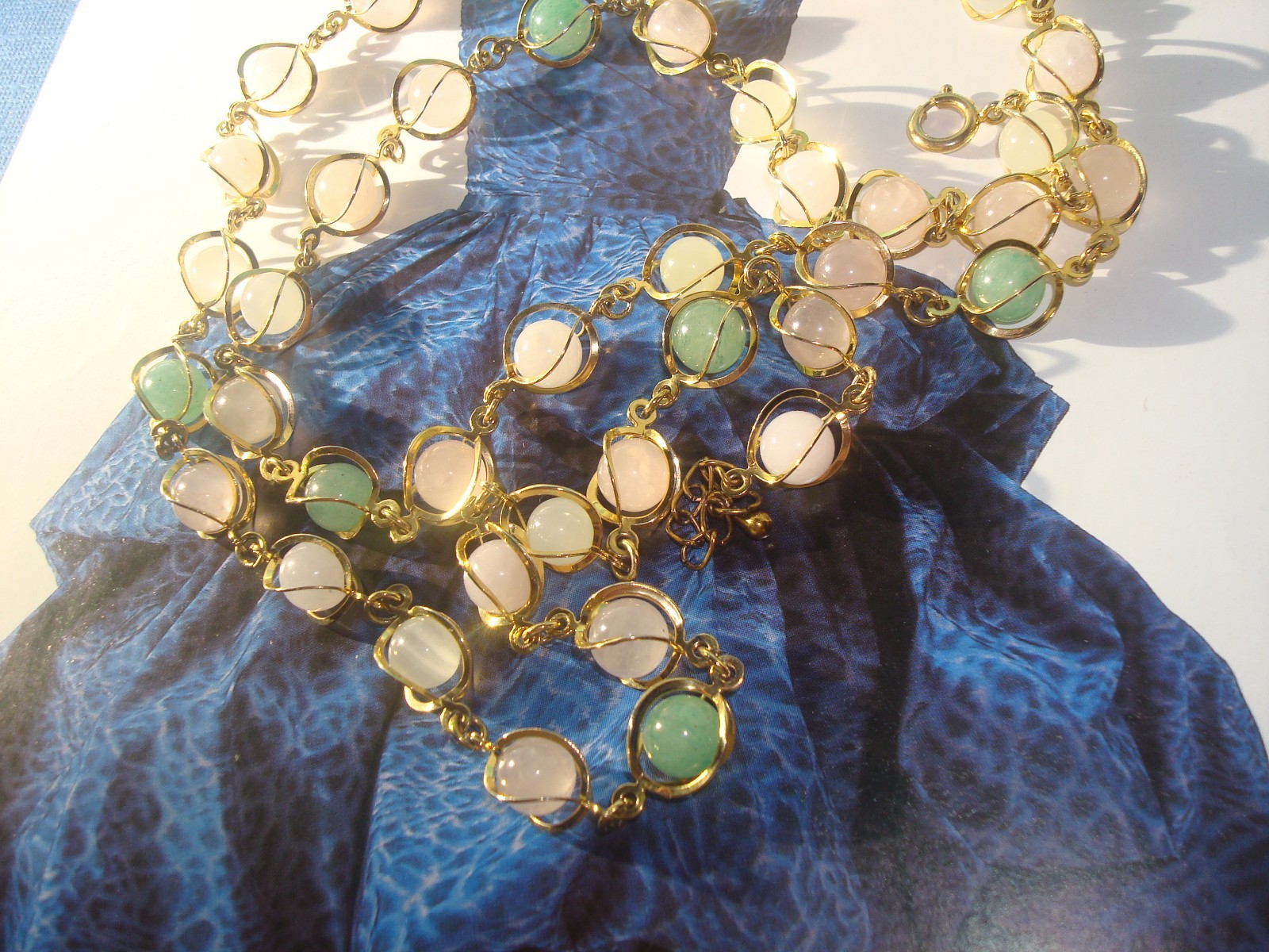 VINTAGE SEMI PRECIOUS GEMSTONE NECKLACE WIRE WRAP/CAGED PASTEL PINK,GREEN, 33″L