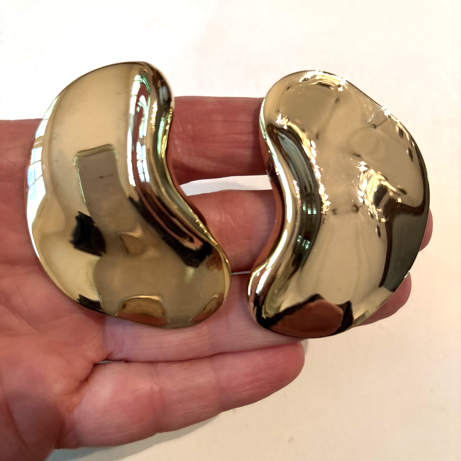 Vintage Gold Tone Kidney Shaped Clip On Earrings Massive Statement Runway